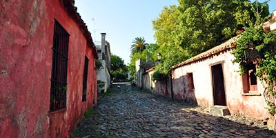 Coches de alquiler en Colonia de Sacramento